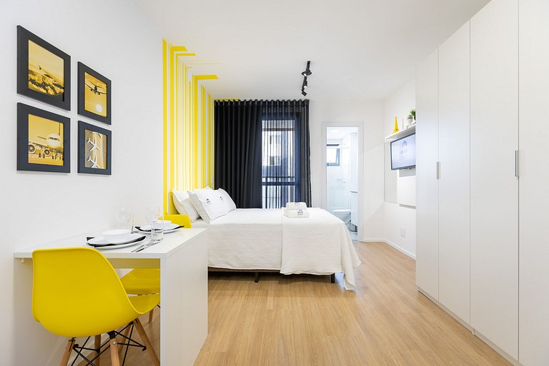 Apartamento estudio céntrico con balcón privado.
