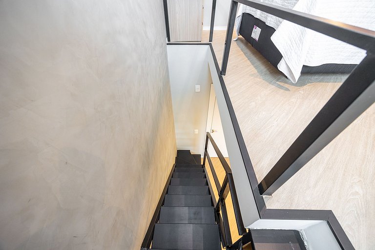 Ref 10258 | Studio Duplex finamente decorado em Curitiba, à